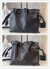 Picture of Loewe Handbags _SKUfw239903379fw